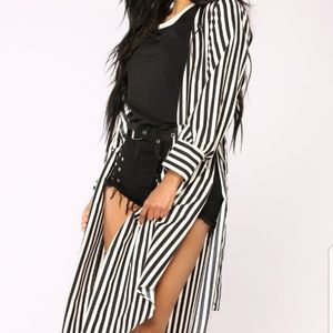 Womens Black and White Duster